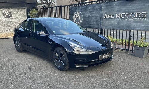 TESLA MODEL 3 (2)