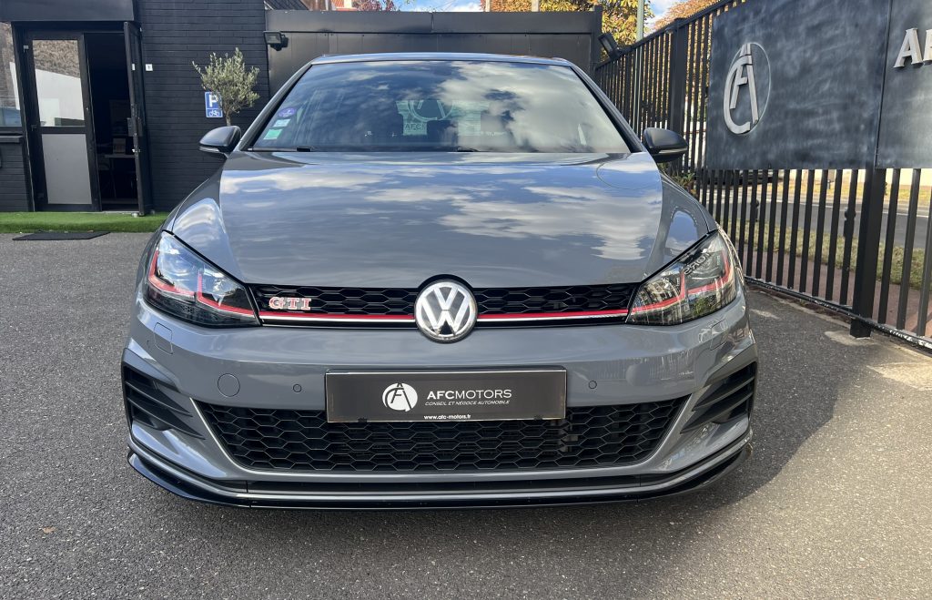 VW Golf VII GTI TCR