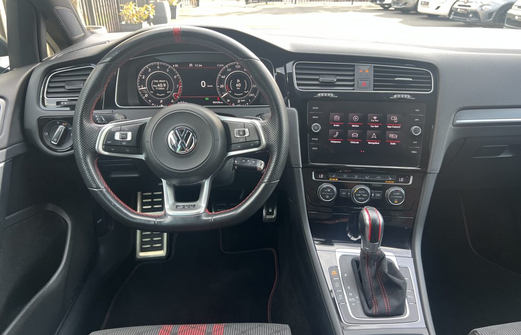 VW Golf VII GTI TCR